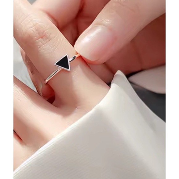 NEW Onyx Triangle Ring 925 Sterling Silver Adjustable - Picture 2 of 12